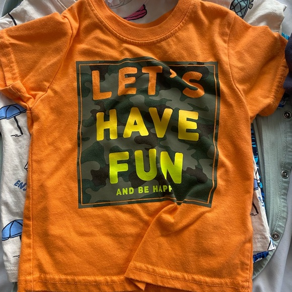 Lot of (6) Baby Boy 12m shirts/romper - Picture 3 of 6